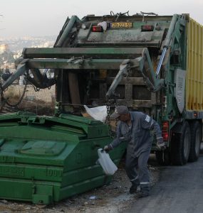 משאית זבל קובי גדעון פלאש90